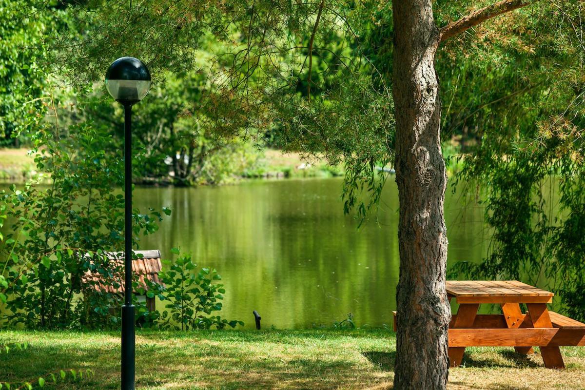 Lonny Les Etangs Du Moulin D'Harcy酒店 外观 照片